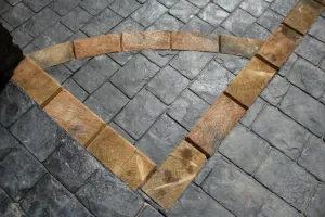 patternconcretewithsleeperedging